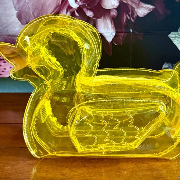 NEW Billie the Duck Limited Edition Bath & Body Works Cosmetic Bag - Picture 5 of 6